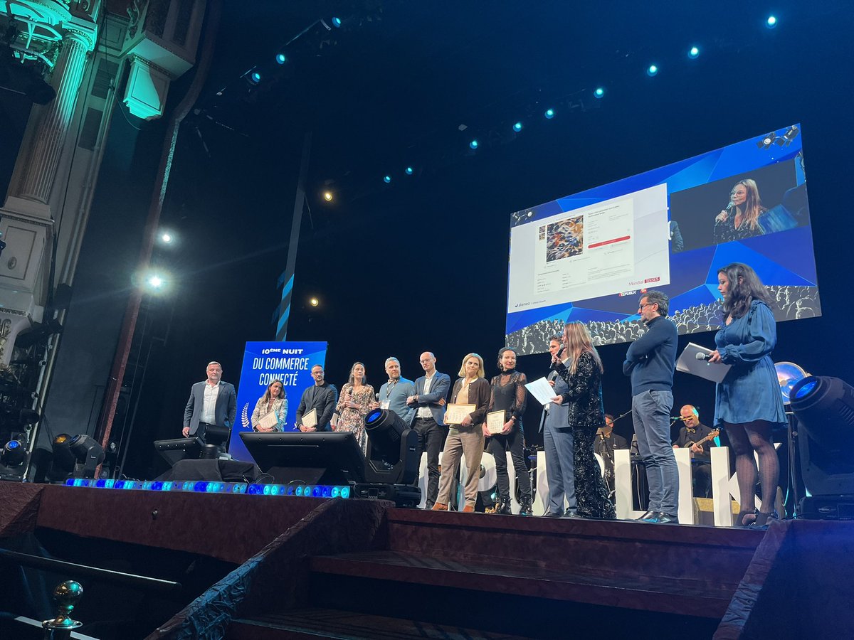 Republik_RETAIL's tweet photo. Nouvelle catégorie avec le jury C avec @LaRedouteFr @TheKooplesHOF #ThomGroup @Stokomani les Collaborations innovantes. Le Trophée Or est remis #MondialTissus &amp; @akeneopim Trophée Argent pour @reelevantapp &amp; @etam_france et le Trophée Bronze pour @picardsurgeles &amp; #Ekoo #NDCC2023 https://t.co/1Lzl7gapwC