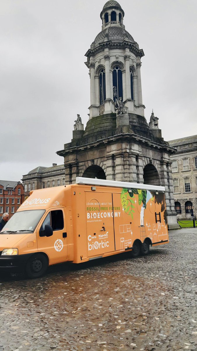 Today the #BioBus2023 brought the #bioeconomy to the iconic Parliament Square in @tcddublin. It was great to have some of our researchers at TCD present (@JaneCStout, @CharleneMVance Siva Ponnupandian and Ramesh Babu). It was also great to welcome the Provost @LindaDoyle!