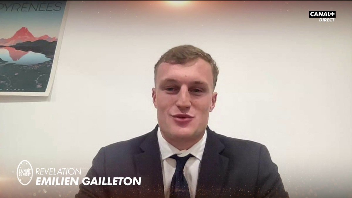 Émilien Gailleton n'a pas pu prendre l'avion pour être avec nous et recevoir son trophée de Révélation de l'année, mais il a quand même tenu à revêtir son habit de lumière ✨

#NuitDuRugby