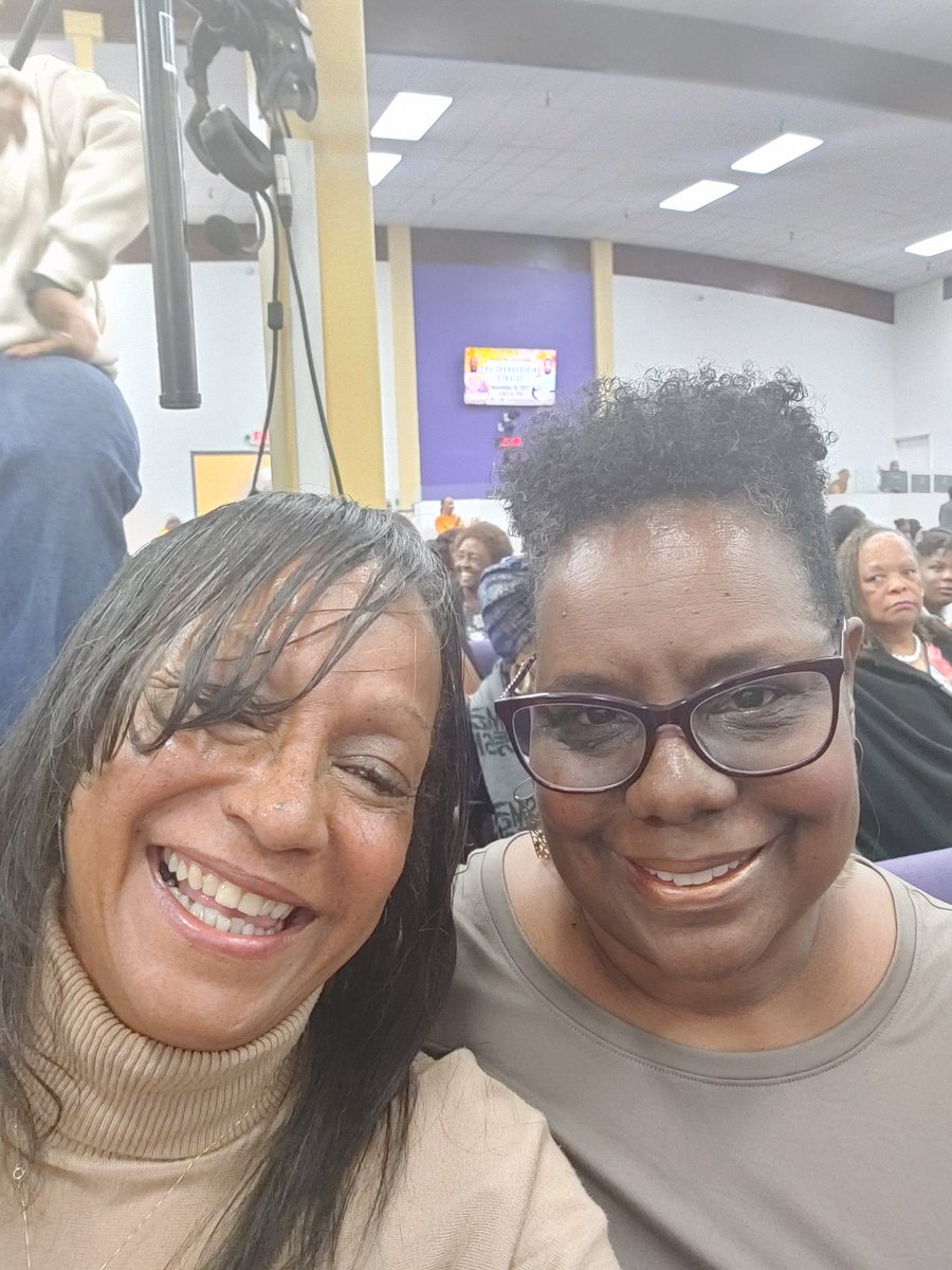 bossladyrobin's tweet photo. Grateful...thankful...blessed! #COPIM Pre-Thanksgiving Service
#Discernment
#Better, better, better https://t.co/rSEW2eAxP7