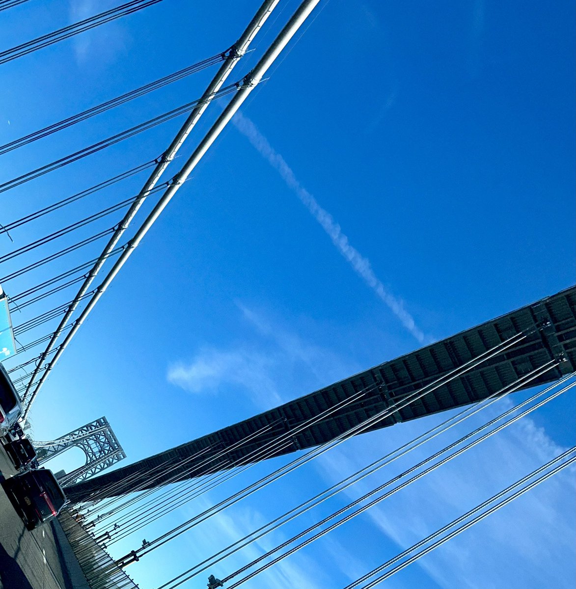 Laura Egan (@iessilaura) on Twitter photo ABSOLUTELY GORGEOUS day for morning commute! <a href="/NYC/">New York, New York!</a> <a href="/nycfeelings/">NewYorkCityFeelings</a> #GWbridge 🍎 ABSOLUTELY GORGEOUS day for morning commute! <a href="/NYC/">New York, New York!</a> <a href="/nycfeelings/">NewYorkCityFeelings</a> #GWbridge 🍎