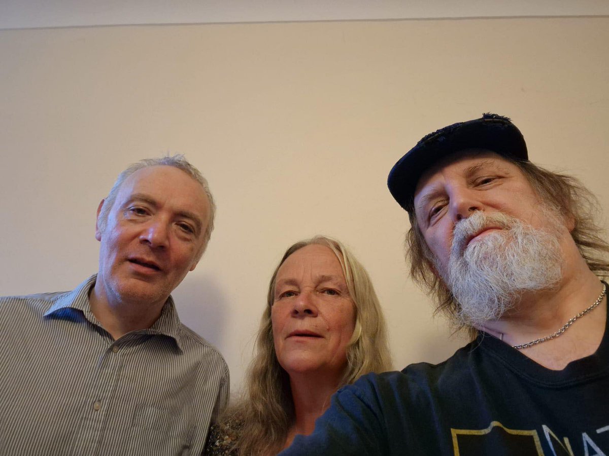 Picture @GillianPassman, Westy and Me from a rehearsal for a quick #play we put on for part of @dreadingslams act @HCTSFest this summer. Back by popular demand @the_fish_cottage on Friday Evening as part of Gilly and Friends
#entertainment #showtime #ReadingUK