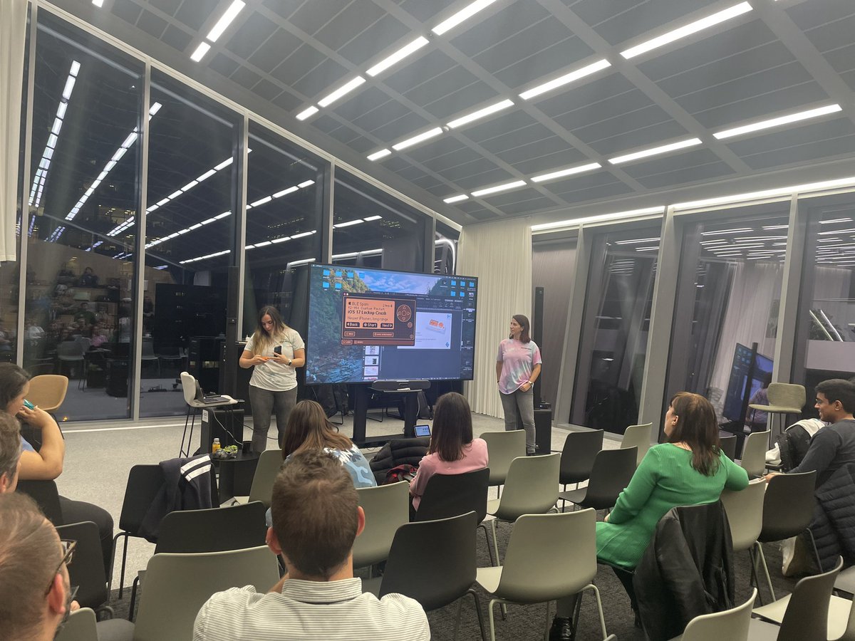 Maritere Nieto (@mtnieto.es 🦋) (@_mtnieto) on Twitter photo Nos están jakiando en directo en <a href="/WTMMadrid/">WTM Madrid</a> !!! <a href="/securiters/">Securiters</a> <a href="/martrudix/">Marta Barrio</a> <a href="/mikiminoru/">Mercedes Muñoz (M)</a> Nos están jakiando en directo en <a href="/WTMMadrid/">WTM Madrid</a> !!! <a href="/securiters/">Securiters</a> <a href="/martrudix/">Marta Barrio</a> <a href="/mikiminoru/">Mercedes Muñoz (M)</a>