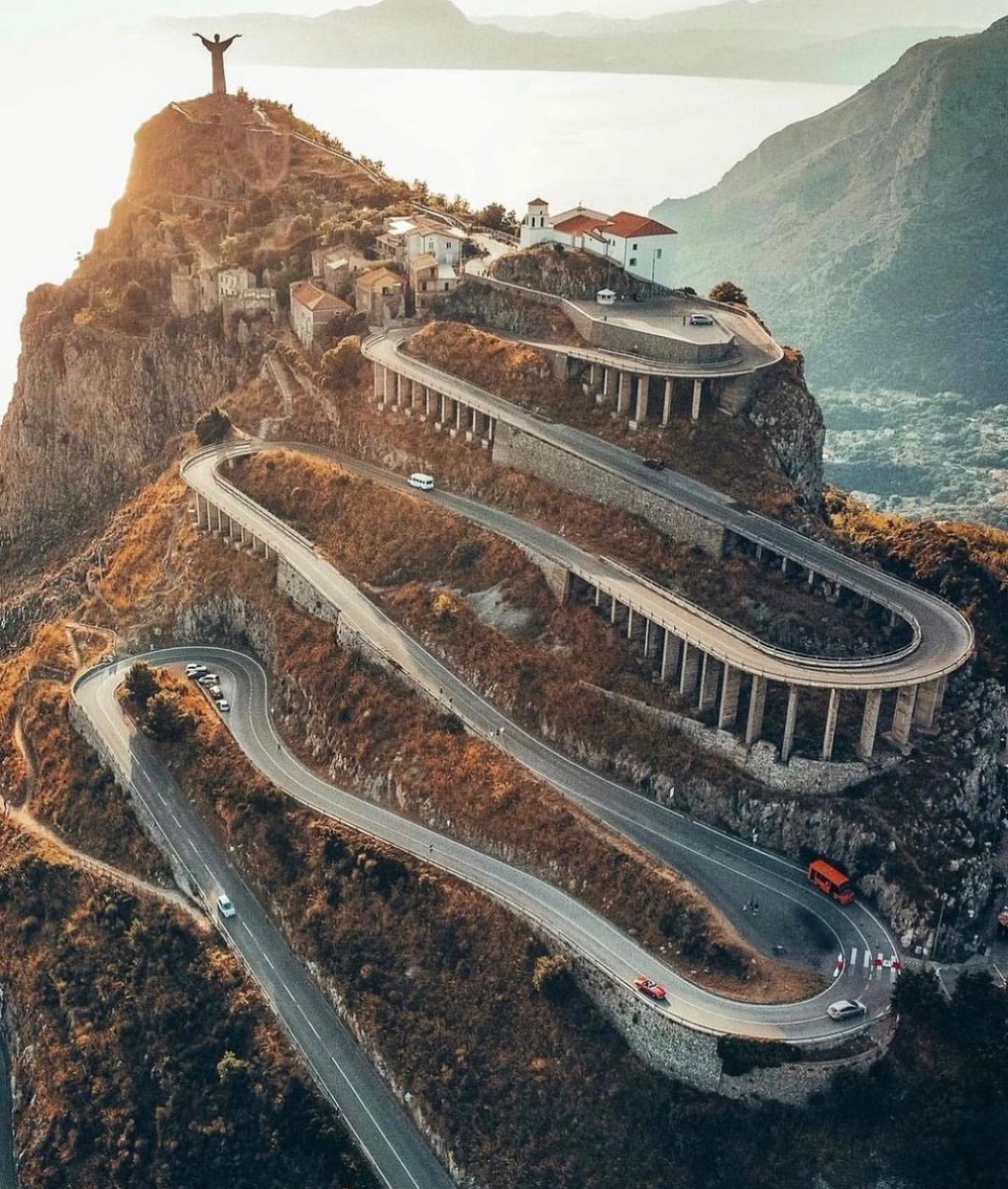 cityoverview's tweet photo. One of the tallest statues in the world and the largest in Italy standing at over 70 feet, Christ the redeemer ( Cristo Redentore) sits quietly among the clouds overlooking the inhabitants of Maratea Italy 🇮🇹 

Rufai Alex Otti Igboland Phoebe Man United One Nigeria https://t.co/SHVKzpwMdY
