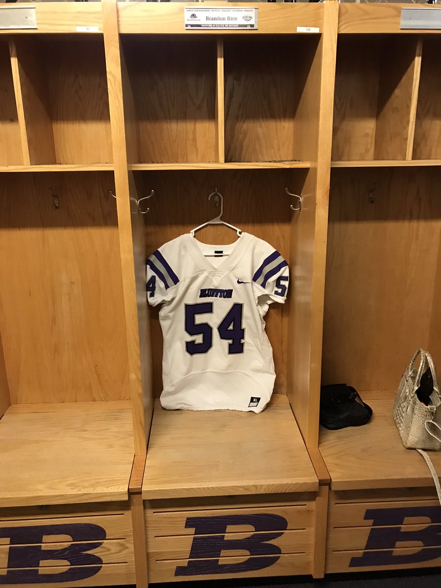 Had a great official visit today <a href="/BlufftonFB/">Bluffton Football</a> blessed to be back, thank you🙏🏾

<a href="/CoachSchon/">Coach Schon</a> <a href="/NWKnightsFtball/">Northwest Football</a>