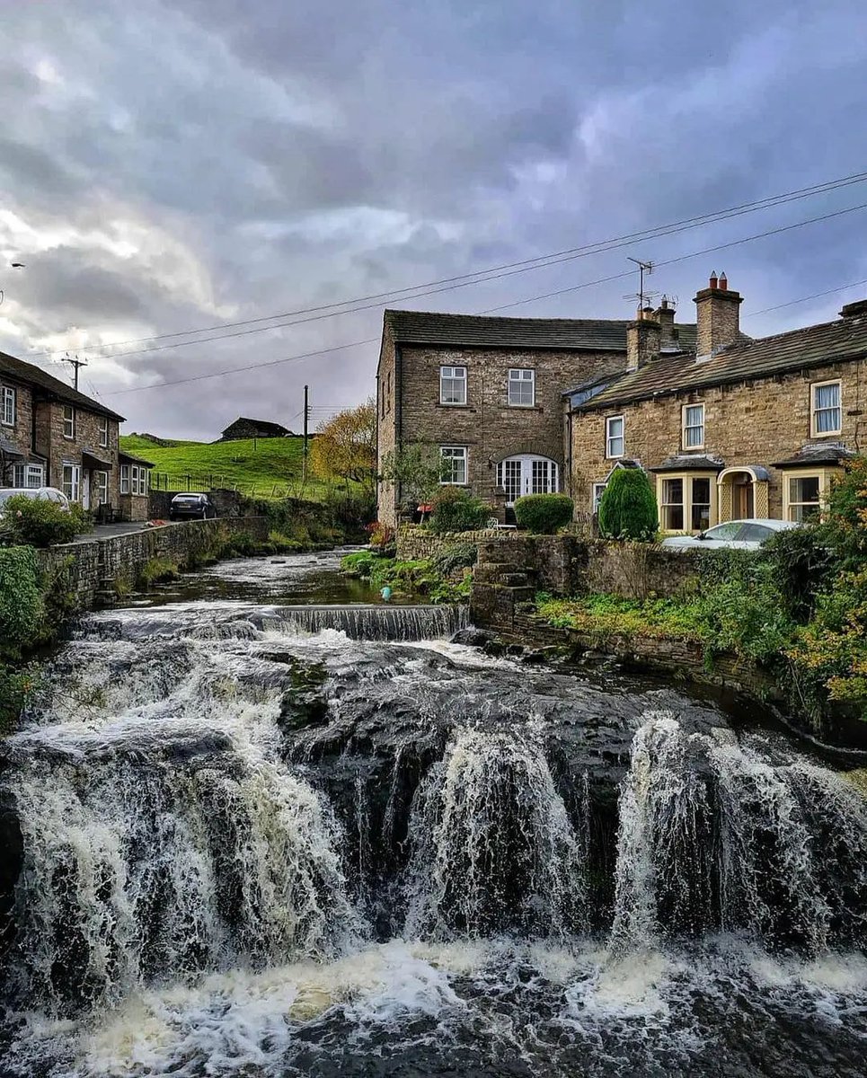 📍 Hawes, Yorkshire Dales Photo Credit alongtheway93