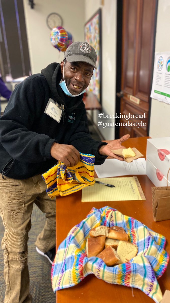 ocanecurrency's tweet photo. Orlando Johnson breaking bread #Guatemala #style #gogreen2024
#oaklandgreenparty #alamedacountycouncilgreenparty#votefororlandojohnsonalamedacountycouncil2024 #culture #Elections2024 #greenparty 
https://t.co/hvcv8Nwu3K https://t.co/QrfSFzQxv9