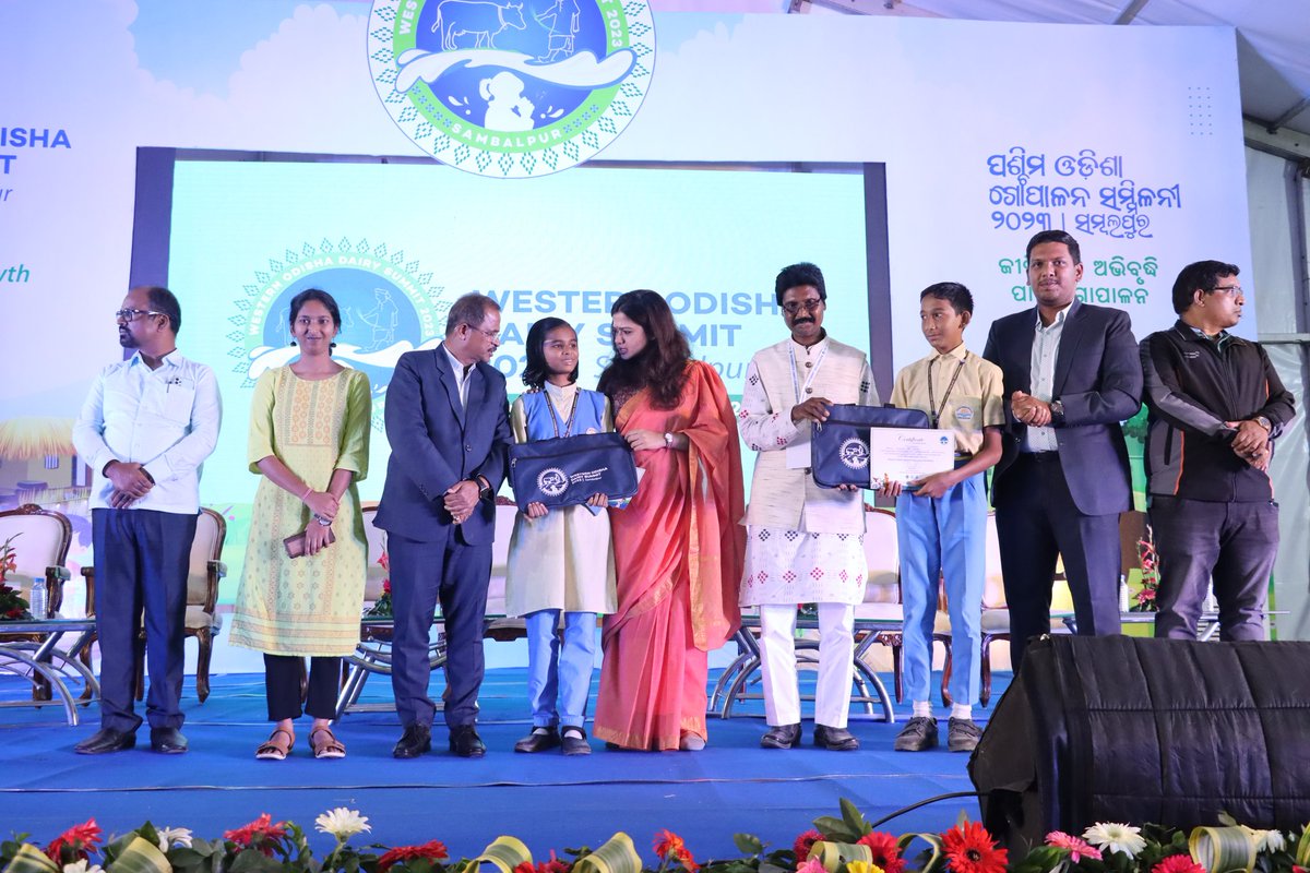 Celebrating the little stars of Western Odisha Dairy Summit 2023! 🌟 
Cheers to the talented students who claimed victory in exhibition projects, debates, essays, paintings, and quizzes. 
A big shoutout to all our young achievers!
#sambalpurdairysummit #youngachievers #winners