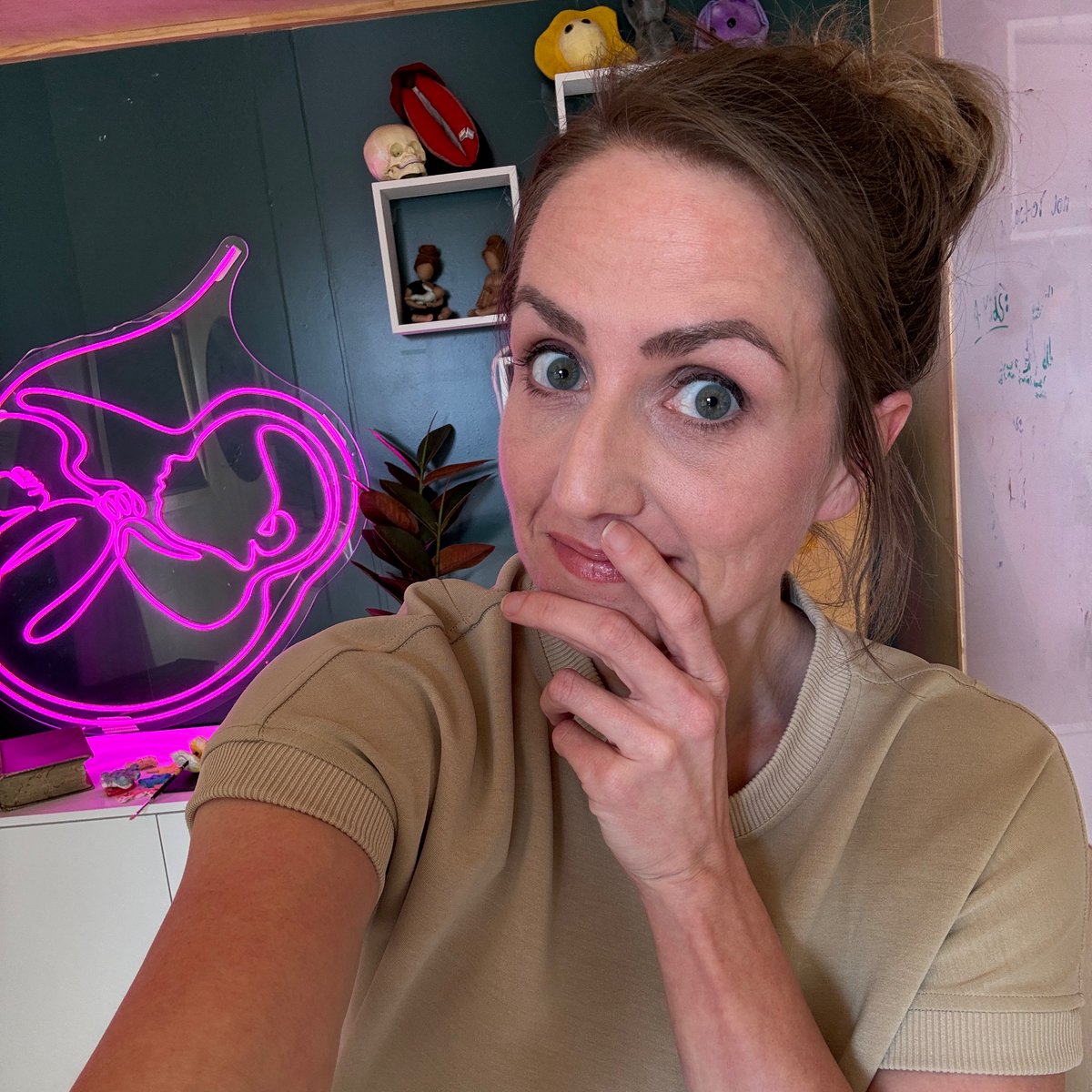 Unlike most doctors, I have “really crazy psycho eyes.” 

Being a woman on the internet is so much fun. 😒