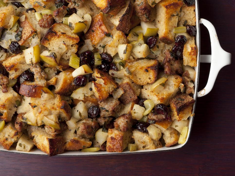Stuffing is a #Thanksgiving 🦃 staple. This sweet and savory #recipe utilizes 16 cups of your favorite (Schmidt Old Tyme 😉) cubed bread 🍞 Check out the recipe and gather your ingredients ahead of Thursday: bit.ly/2COLCXe