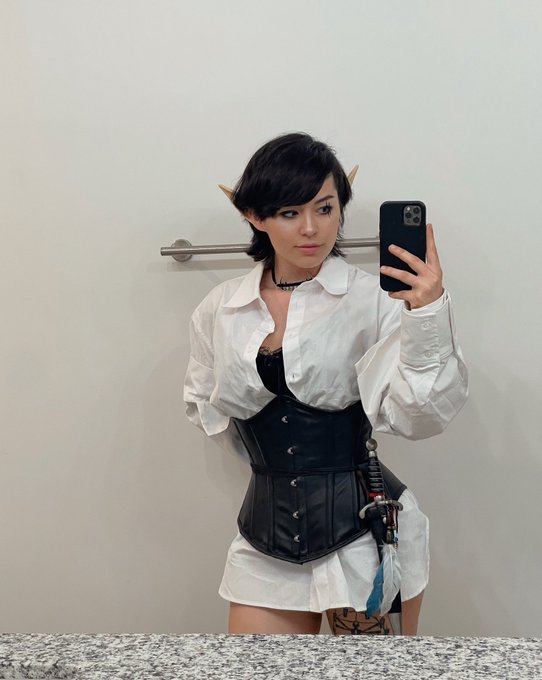 the elf ears stay on during coitus https://t.co/eI7iS3hFMi