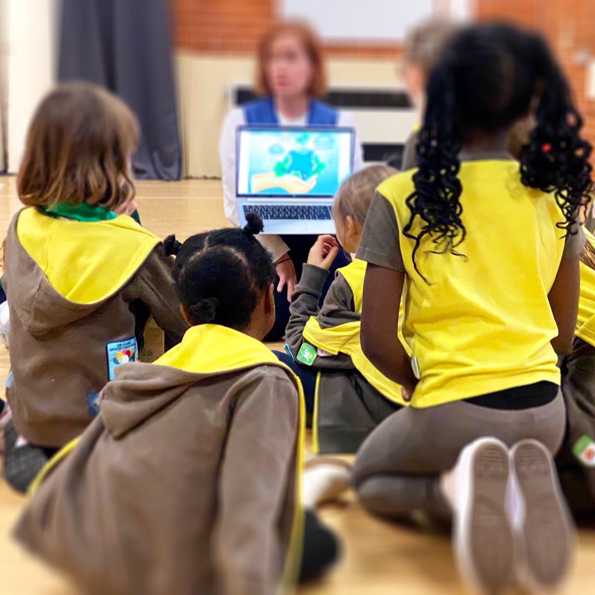 4thBeckenham's tweet photo. StART making changes! #takeaction #skillsbuilder #girlguiding https://t.co/t6haJSSV0m