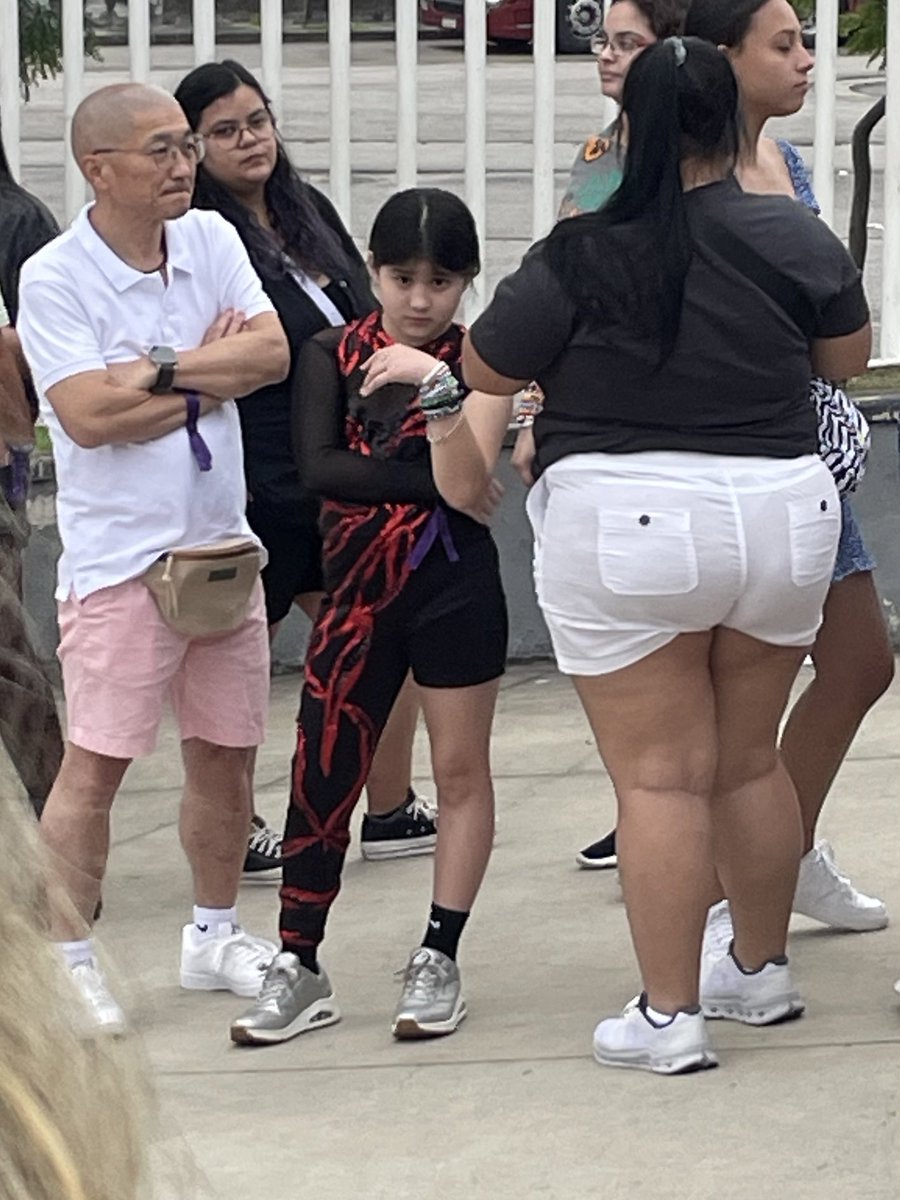 ohfear's tweet photo. A NOSSA MINI DIVA DE REPUTATION https://t.co/Bp9rOtubXd