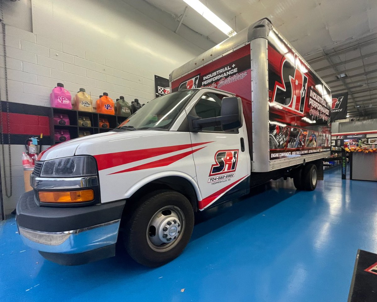 SRIPerformance's tweet image. You'll catch us rolling around town in our freshly wrapped box truck! Our delivery drivers make daily stops to all the race teams, and we needed something a little more exciting than the plain white paint job. They even added some #racingstripes 👀

#freshpaint #specialdelivery