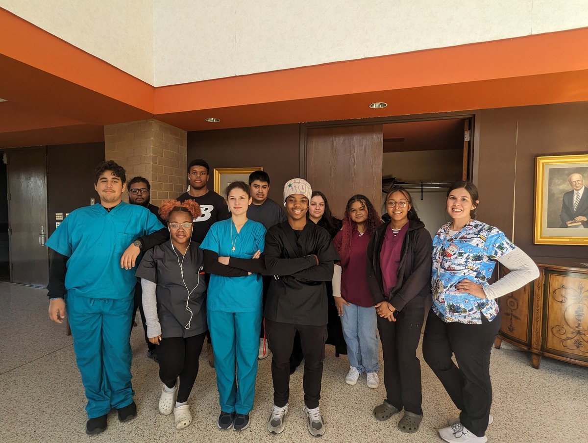 mrs_wheeley's tweet photo. We've had a busy few days in Health Science! Last Thursday was the Fall Blood Drive, Friday we had a field trip to @davidsondaviecc, and today we had a great guest speaker session! @thomasvillehigh @CTEforNC @TCSCTE @thomasvillehigh @nc_hosa #CTEforNC @RedCross https://t.co/YO2gDvwpN6