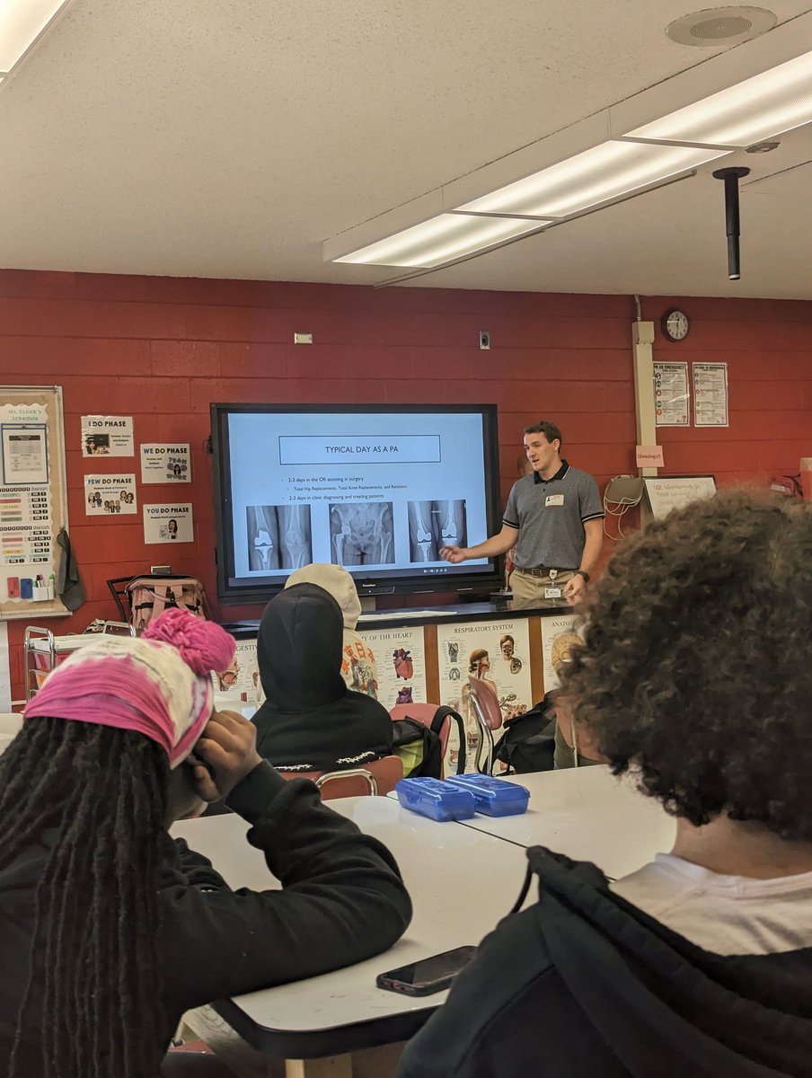 mrs_wheeley's tweet photo. We've had a busy few days in Health Science! Last Thursday was the Fall Blood Drive, Friday we had a field trip to @davidsondaviecc, and today we had a great guest speaker session! @thomasvillehigh @CTEforNC @TCSCTE @thomasvillehigh @nc_hosa #CTEforNC @RedCross https://t.co/YO2gDvwpN6