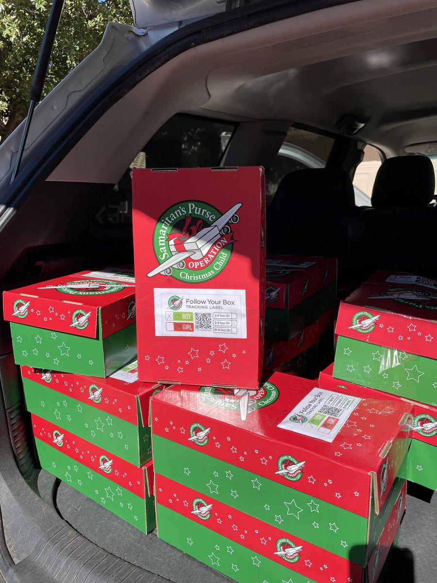 elementsaz's tweet photo. Just dropped off our operation Christmas child boxes that will be shipping out around the 🌎 to bless some children 🙏🏿🙏🏽🙏🏻 https://t.co/XDmS90NltC