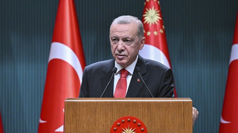 Cumhurbaşkanı Erdoğan; 'Gazze'de yaşananlara bugün tepki vermezsek; Yarın 'Vaadedilmiş Topraklar' denilen işgalci fanatizmin kendi topraklarımıza uzanmasına engel olamayız.' Türkiye; İsrail'i 'Milli Güvenlik Tehdidi' olarak ilan etmiştir. İlk kez 'Yakın Tehdit' olarak…