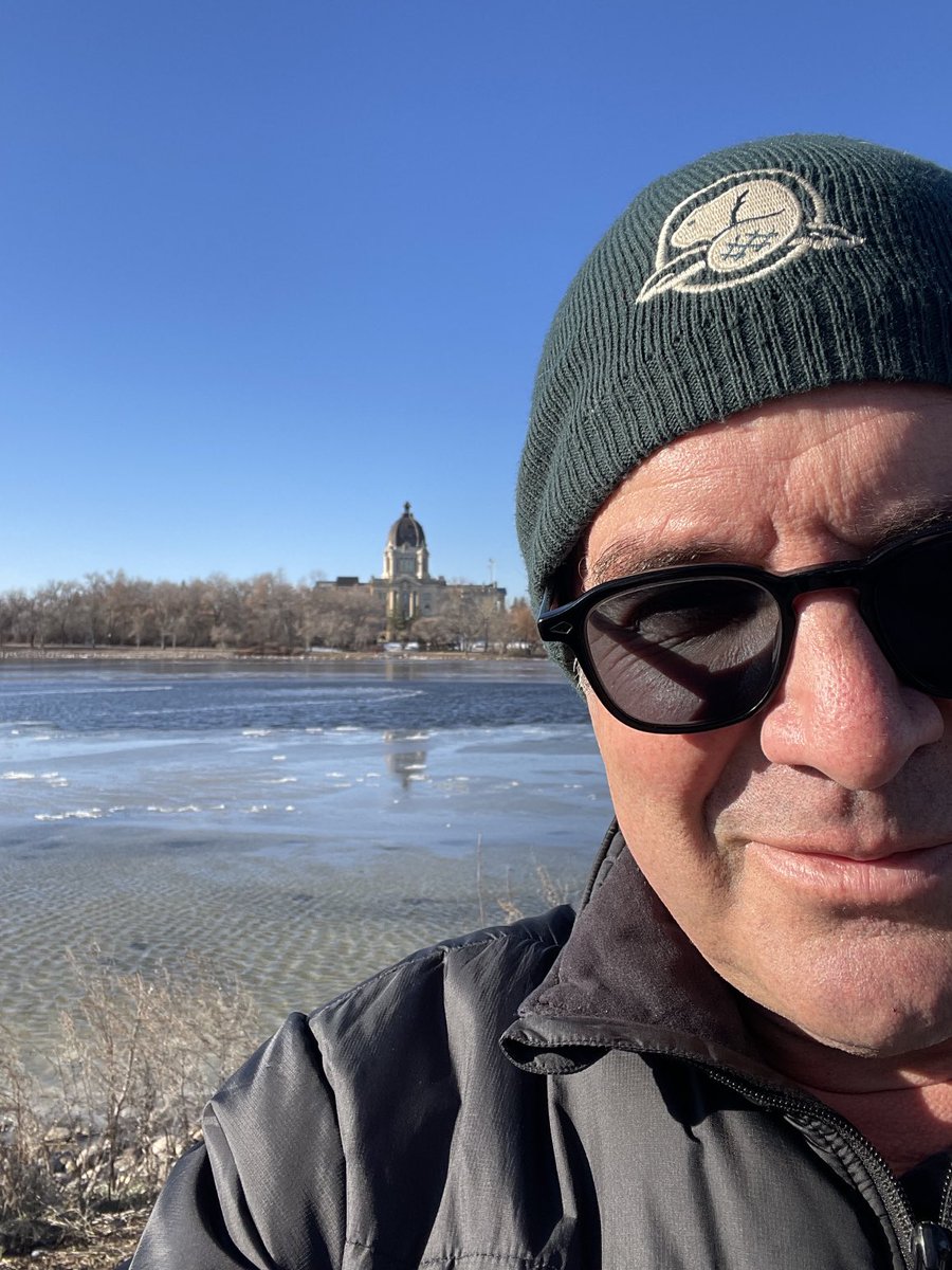 I rarely take selfies, but it’s not every day you can be in the frame with such a good looking legislature. #Regina #WalkAroundTheWascana