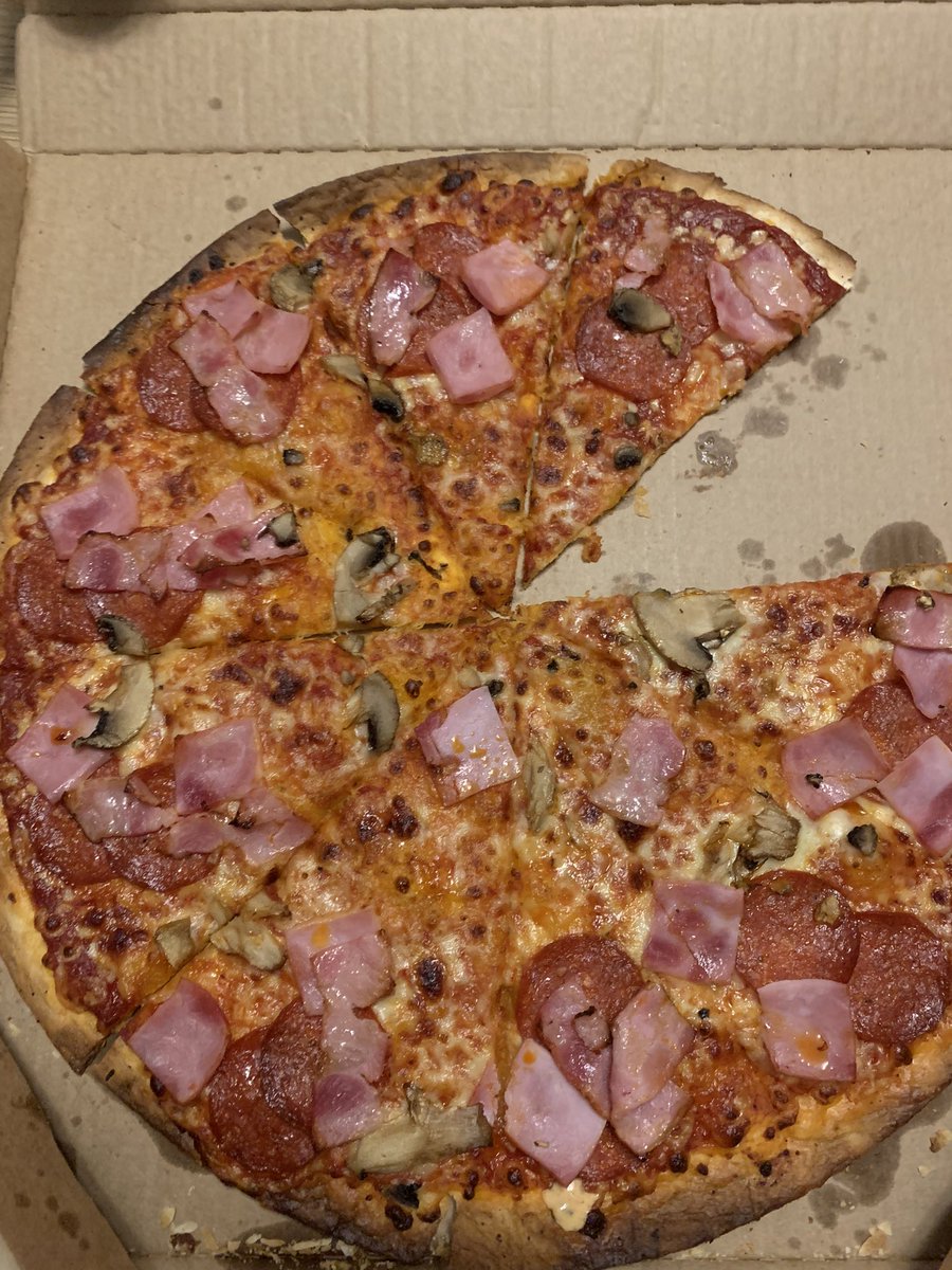 cbdcoventry's tweet photo. @Dominos_UK are you guys rationing on the cheese? #dominoscoventry #dominospizza #totallynotworthit https://t.co/HfQhLq7EwP