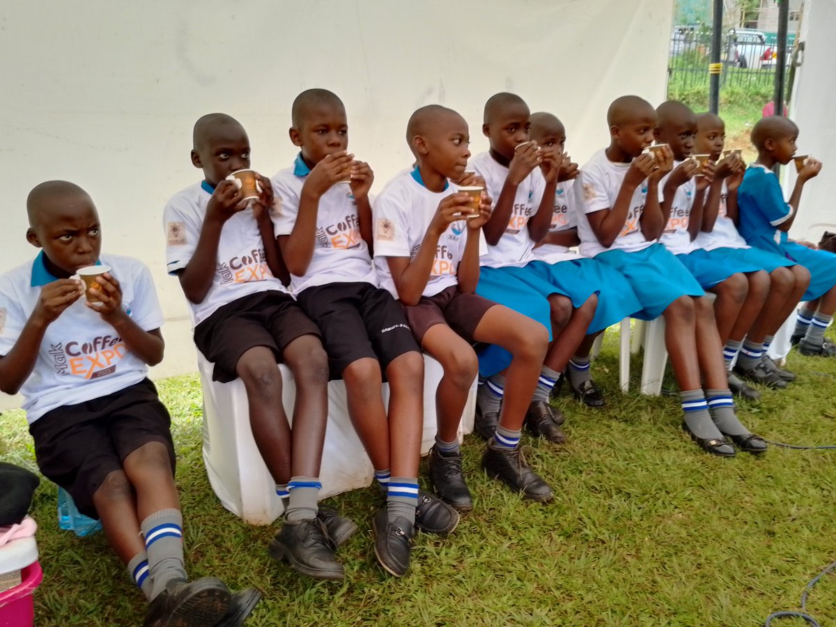NaCORIUganda's tweet photo. The first-ever Coffee Xperience captured on camera. Thank you our partners
@Mak_EOC
@Mak_EOC #MakEntStudentsExpo2023
#Riham
#NileChocolates 
#Rolex Intiatives 
#Nzuri Saloon https://t.co/G4GtUxEwhO