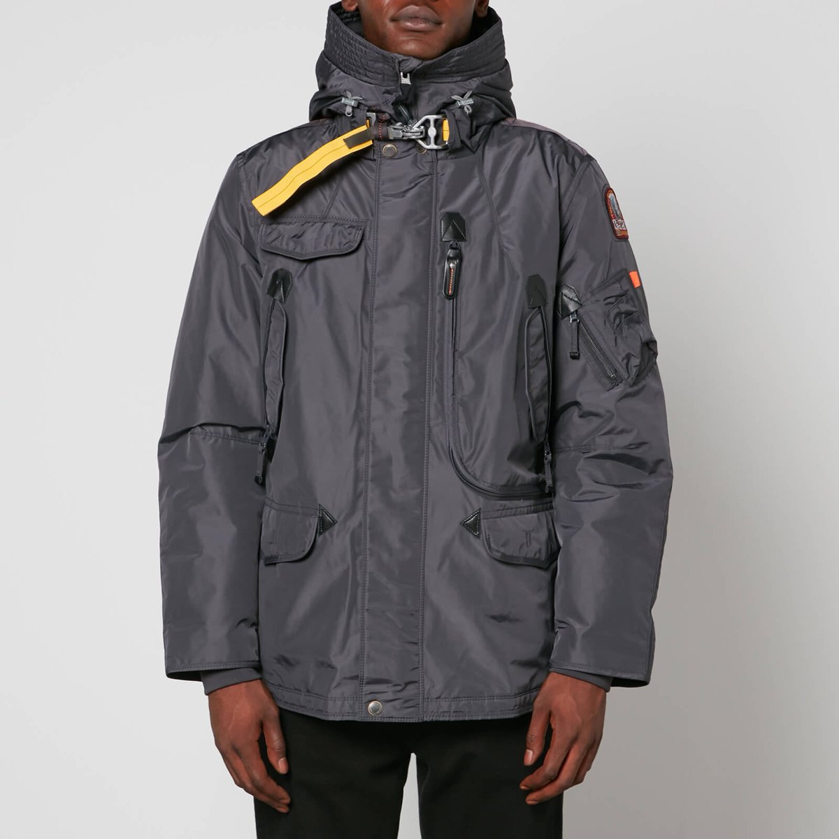 SENDITdotTo's tweet image. 30% off sendit.to/Parajumpers-Ri…
Water-resistant  shell with baffle-quilted lining. Filled with duck down and feathers,  this ergonomic lining also detaches to function as a lightweight jacket  so you can alternate between layers. 2 in one!
#discount #blackfriday #parajumpers