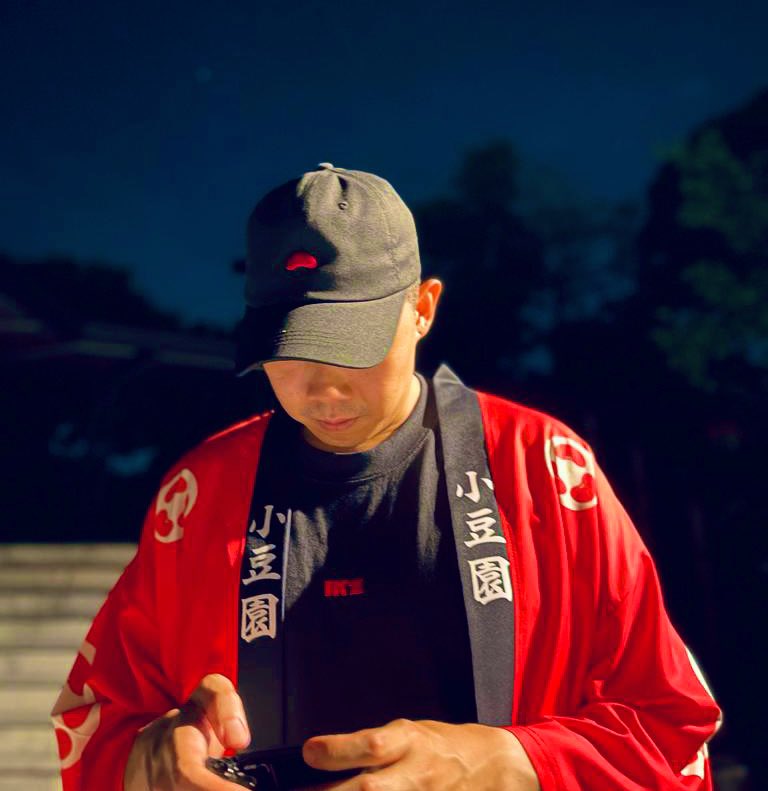 ikuzoden's tweet photo. GCT

Mar 2023, started out as a 3D Bobu and have been creating @Azuki 3D fan art consistently for the Azuki/Beanz/ Bobu  community on top of my 9to5. 

Azuki vibes, encouragement, and dope community fuelled me. 🍵 Also want to shout out to @0xlevi for being a role model 💪

Fast forward to last week and a timely one, am stroked to share, I am one of the newly minted @GRDNCaretakers ! 

Heartfelt thank you for your support 🫶 We will strive to build together. 

In particular, thank you @Azuki for the garden ⛩️ which allows creators to create and share. Without these initiatives, we won’t be here growing as a human bean.

A true honor and a personal milestone, we are just getting started. As I am about to launch my first garden-made product (ikz bean cap in photo), I am anxious yet hopeful 🙏 let’s see where the road ahead leads to! It’s going to be a ride, skaters 🛹

We IKZ together 
#onegarden 
!IKZ
