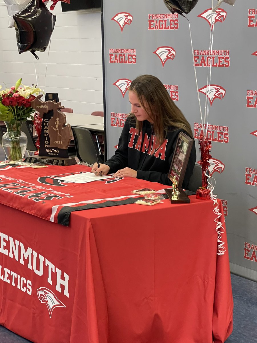 Congratulations to Frankenmuth’s Mary Richmond on signing with the @UofTampa for cross-country and track and field.