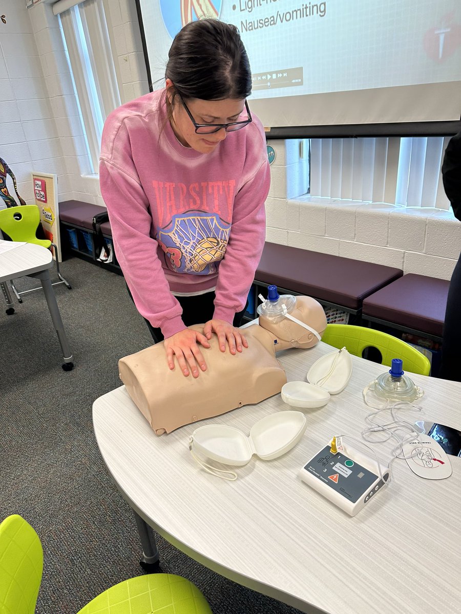 StarsOSD135's tweet photo. ⭐️ Proud of our STARS team for diving into CPR trainings and other meetings today! Their dedication to safety and our STARS program does not go unnoticed! 🌟 #OSD135 #OSDStars https://t.co/0wemJl4JNd