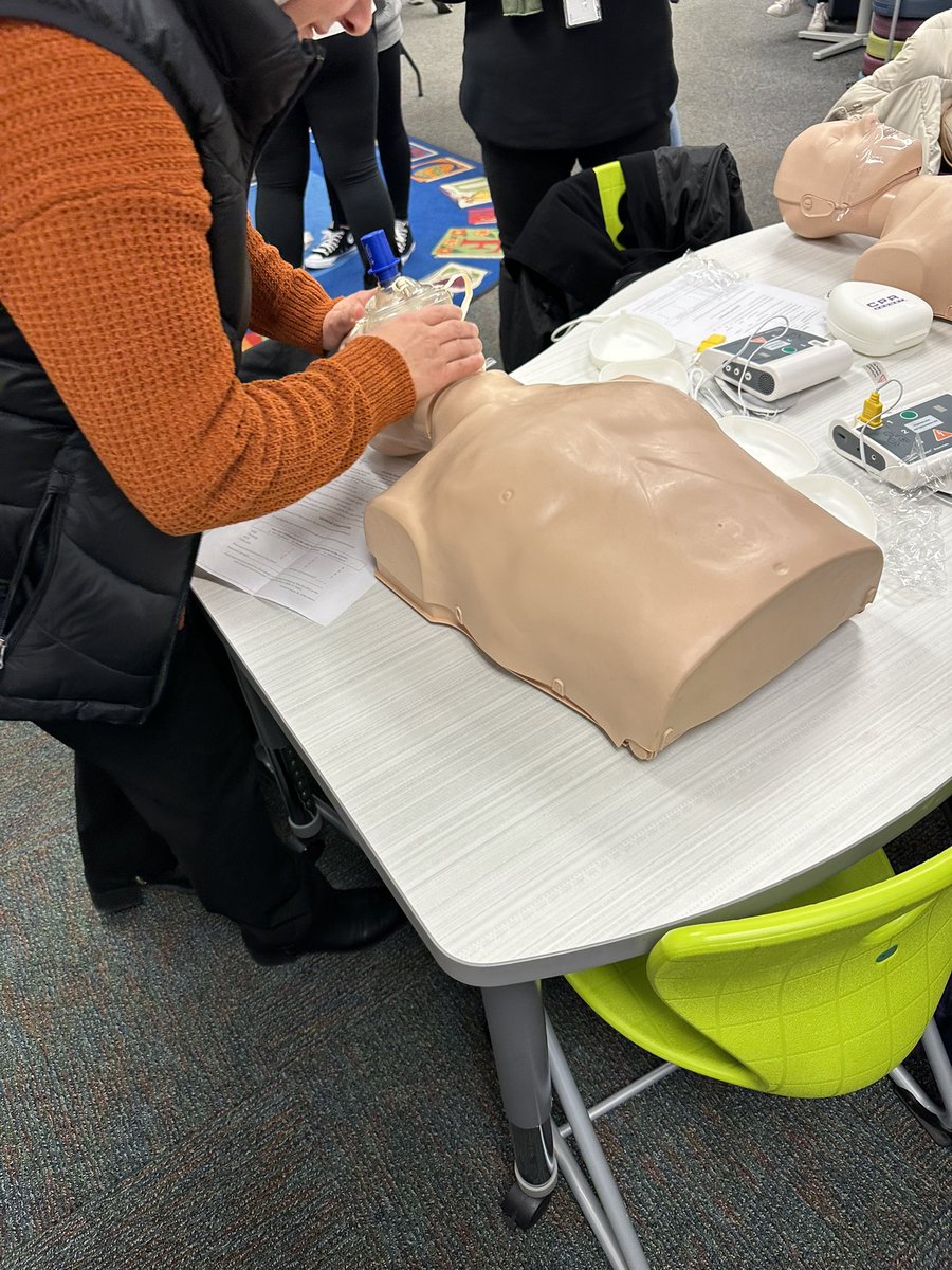StarsOSD135's tweet photo. ⭐️ Proud of our STARS team for diving into CPR trainings and other meetings today! Their dedication to safety and our STARS program does not go unnoticed! 🌟 #OSD135 #OSDStars https://t.co/0wemJl4JNd