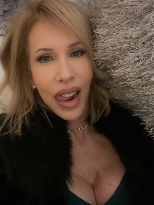 Happy Moan-day! 💋 #MondayMood #monday #ThoughtForTheDay #onlyfans #onlyfansmodel https://t.co/8Ng4kPg3MJ<a href="/tag/mondaymood"class="tags">#MondayMood</a><a href="/tag/monday"class="tags">#monday</a><a href="/tag/thoughtfortheday"class="tags">#ThoughtForTheDay</a><a href="/tag/onlyfans"class="tags"><span>#onlyfans</span></a><a href="/tag/onlyfansmodel"class="tags"><span>#onlyfansmodel</span></a>