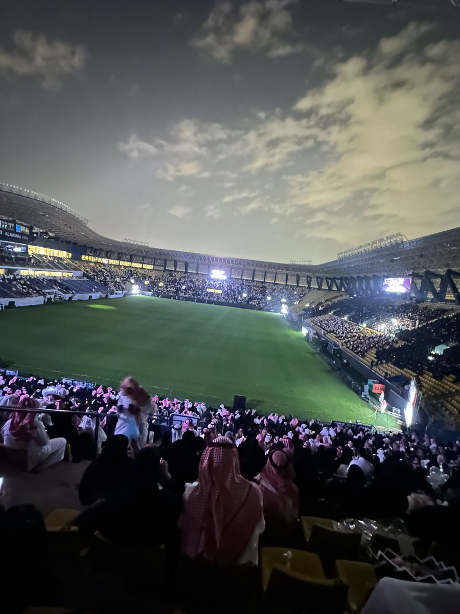 فلوة الحصان tweet media