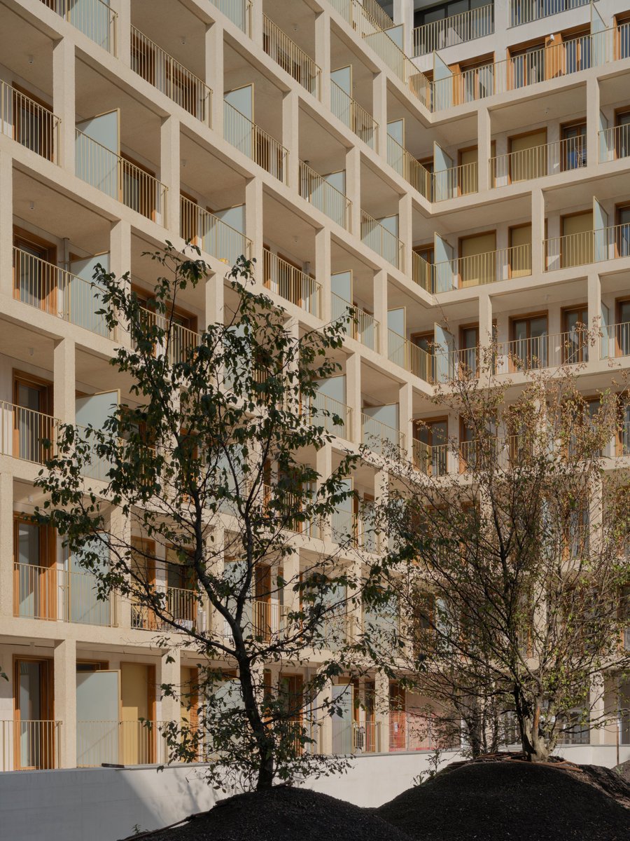 [EQUERRE D'ARGENT 2023] Lauréat de l'Équerre d'argent 2023 :
254 logements sociaux à Paris VIIe, par François Brugel Architectes Associés/H2O Architectes
Maîtrise d’ouvrage : Régie immobilière de la Ville de Paris (RIVP)
#AMCarchi #teamarchi #Equerredargent #Equerre2023