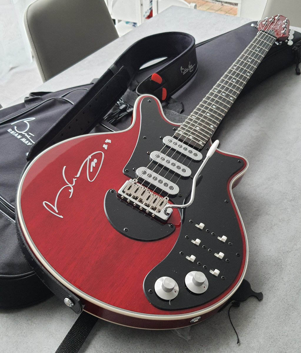 Attention @QueenWillRock + @AdamLambert fans! There are just 10 DAYS LEFT for ticket holders for the band's recent North American Rhapsody Tour to complete their pre-order of a @BrianMayGuitars Special, signed by @DrBrianMay himself. Visit bit.ly/Rhapsody2023 for full details