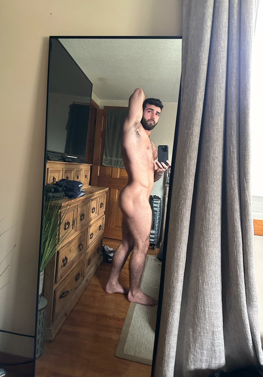 xavier_rob17's tweet photo. Glute day 🍑 ✅ https://t.co/ZTvWMfT0yV