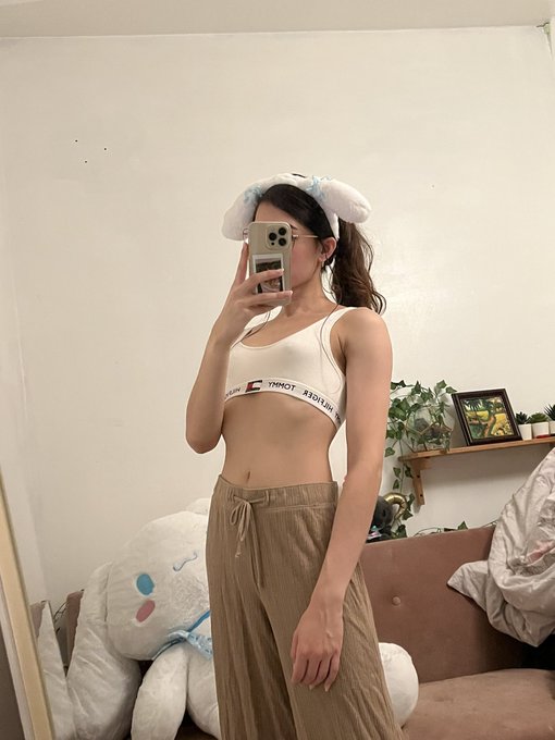 anyone wanna have a sleep over https://t.co/dwU2pOS6JB
