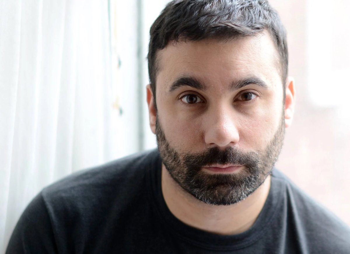 The Violet Hour queer literature series celebrates its 5th anniversary with readings by Suzette Mayr, Christopher DiRaddo and Katia Grubisic at Casa d’Italia on November 30, 2023. Find more on the QueerMTL Things to Do! 📚#2slgbtqia #lgbttravel #mtlmoments 📷 Paul Specht