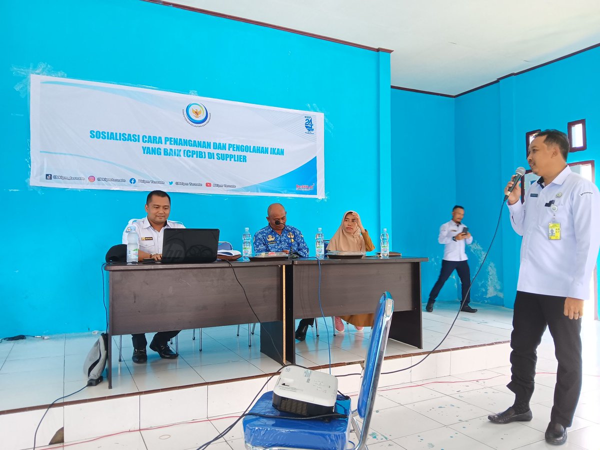 Utampelu's tweet photo. Senin (27/11), Rustam Pelu, Luhkan Kab. Halmahera Selatan, di Balai PPP Bacan, melaporkan  Kegiatan Sosialisasi CPIB di supplier, November 2023.

#GiatLuhkanSatminkalAmbon #HalmaheraSelatan
#luhlapor
@bp3ambon
@puslatluhkp https://t.co/VRJDZpLhPL
