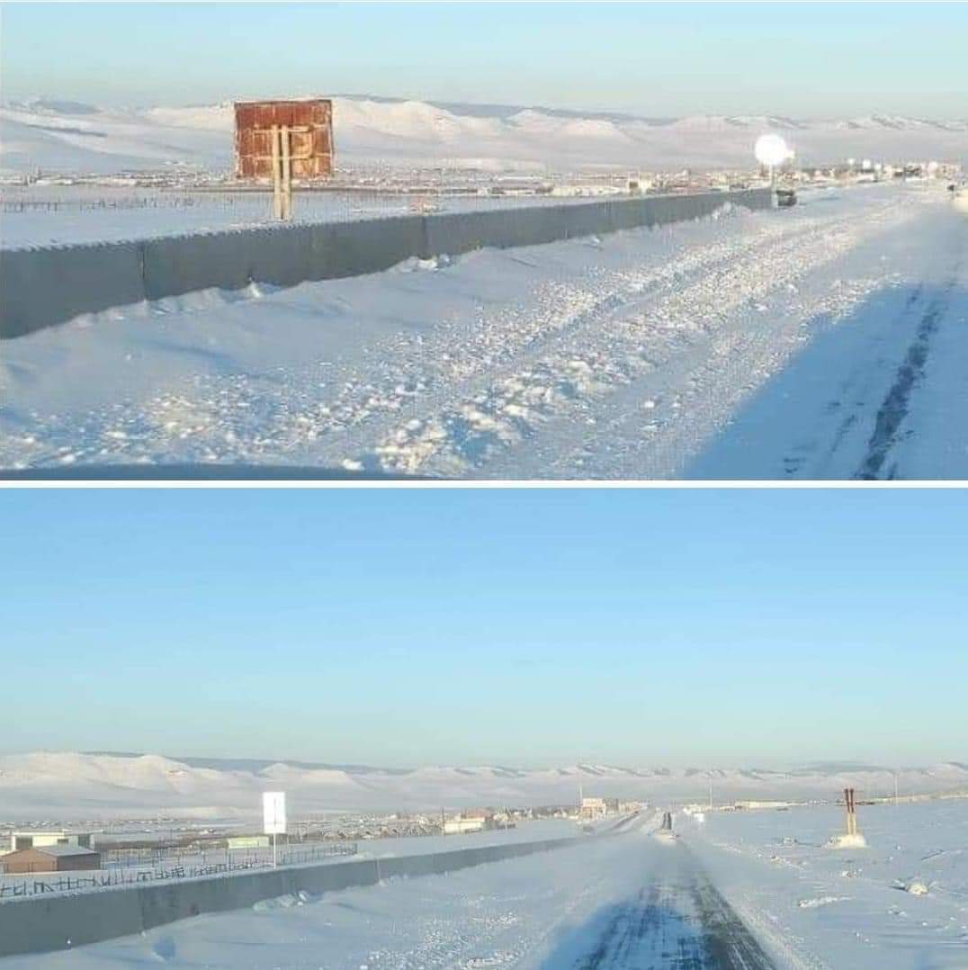 Дарханы зам цасаар шуураад эргээд хуучин шигээ нэг эгнээтэй болжээ. Хуучин байснаасаа дрр цас мөсөн бүрхүүл тогтжээ. Голын тусгаарлалтыг хэдэн тэрбумын шахааны бетоноор хийснээр цас хунгарласан байна. Том тэрэгний ард орох юм бол гүйцнэ гэж худлаа болсон байна .Авто зам дээр цас