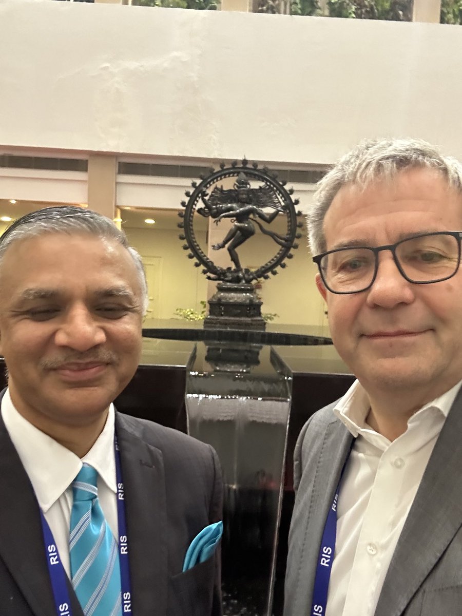 St_Klingebiel's tweet photo. Summit on #LiFEEconomy / 🇮🇳 #G20: inspiring discussions on a new #DevelopmentParadigm - 🙏 @Sachin_Chat & @RIS_NewDelhi
@schaal_andreas @esteves_paulo @GerardoBracho4 @IDOS_research @citlaliayala https://t.co/cHN0rQhuYj