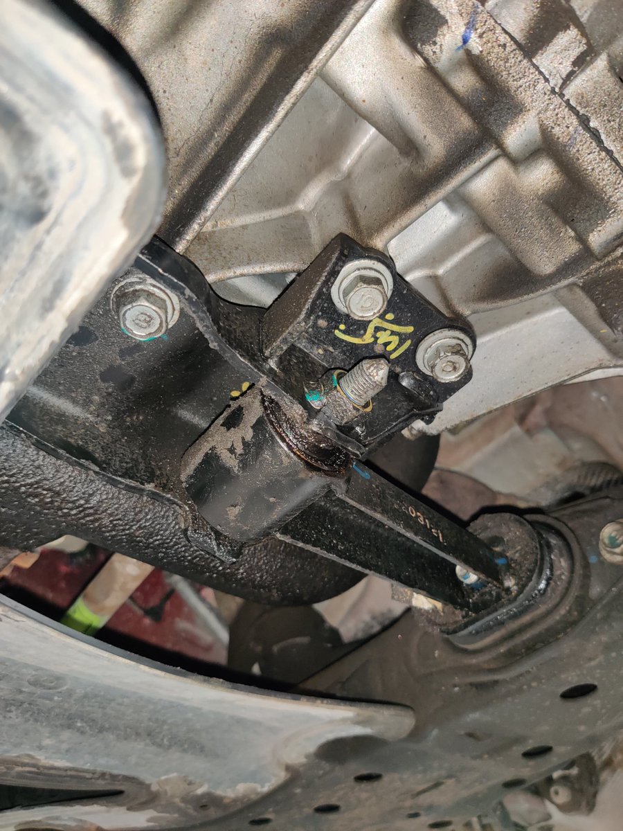 7jegathees's tweet photo. Hi KIA, not even 2 years completed with my Carens we see a gearbox oil leakage. How come this could  be !!! Now I am afraid about my choice of selection @KiaInd https://t.co/i30N6hhpRJ