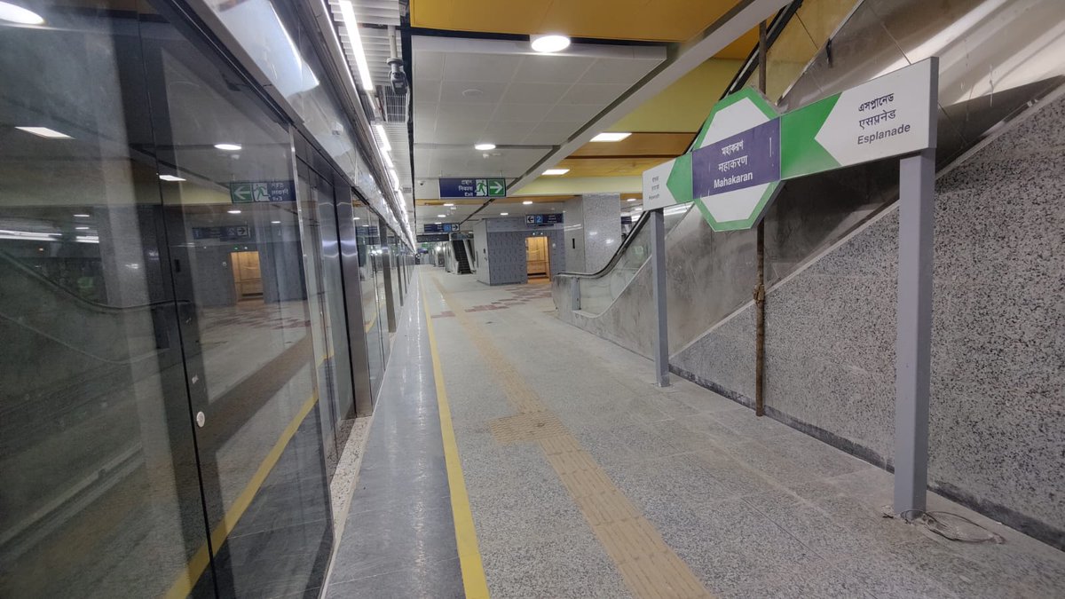 metrorailwaykol's tweet photo. Take a look of the beautiful #Mahakaran #Metro station which is going to be one of the stations of #EastWestMetro ( #GreenLine ) very soon. https://t.co/NpH0NdL1Ws