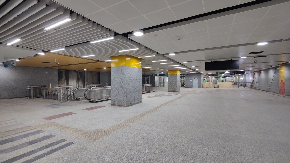 metrorailwaykol's tweet photo. Take a look of the beautiful #Mahakaran #Metro station which is going to be one of the stations of #EastWestMetro ( #GreenLine ) very soon. https://t.co/NpH0NdL1Ws