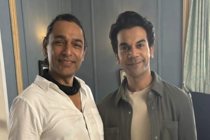 sunilpremvyas1's tweet photo. Had great experience directing this Ad Film with talented Rajkumar rao along with dear Ajju and Ishrat Khan.
Produced by superads. Thanks Ashok Bhutani ji, Kailash bhutani ji and dear Dinesh.
Cinematography by talented Anil Singh. Thx Vinita, Babu, Sanjay and Mona
#sunilpremvyas https://t.co/9bsqdpHNUn