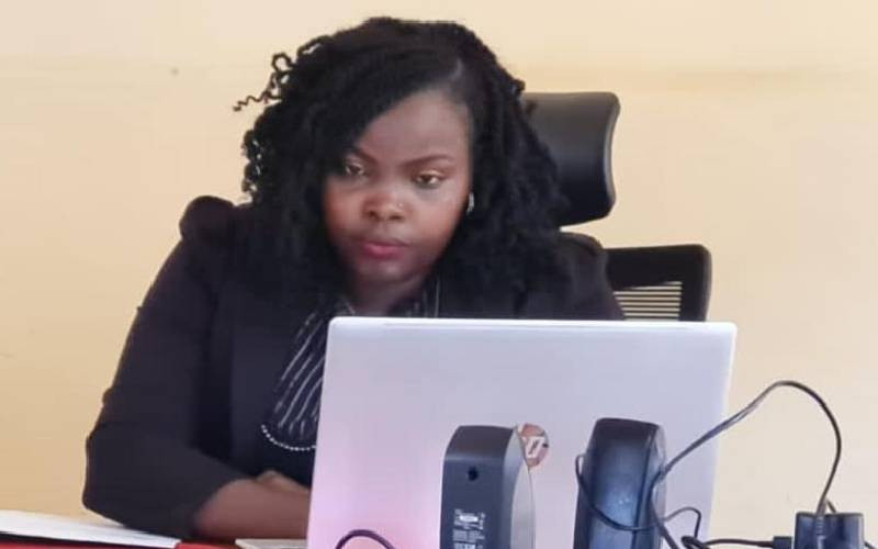 C_NyaKundiH's tweet photo. MP on the run after threatening to kill magistrate over unfavourable ruling in Sh500,000 debt

Mumias East MP Peter Salasya is wanted by the police for allegedly threatening to kill a Kakamega magistrate.

The MP is said to have confronted and threatened Resident Magistrate Gladys Kiama outside the court on Monday.

This was after she ordered him to pay a lawyer Sh500,000 in a small claims case.

According to the police, the MP has switched off his mobile phones and gone into hiding.

They have asked him to surrender and record a statement.

His aides have also claimed that they do not know his whereabouts.

Magistrate Kiama reported the incident to the Kakamega police station on Monday afternoon.

She said the MP had threatened to kill her before he fled.

She had just delivered a judgment in which she dismissed Salasya’s counterclaim against paying the debt.

The court found that the MP had borrowed Sh500,000 from a Kakamega-based businessman Robert Lutta in December 2022. 

Lutta had lent the money to Salasya after he won the Mumias East parliamentary seat in the August 2022 election.

He expected the MP to repay the loan in two months, but he failed to do so despite frequent reminders.

Lutta sued the MP on October 23, 2023, through lawyer Edwin Wafula.

He attached bank transfer details to prove the transaction.

He also said he was ready to use the Civil Procedure Act to send the MP to civil jail if he continued to default on the debt.

The court ordered the MP to pay Lutta the Sh500,000 plus interest and the cost of the case.

The case lasted for less than two months.

Efforts to get a comment from the MP were unsuccessful.