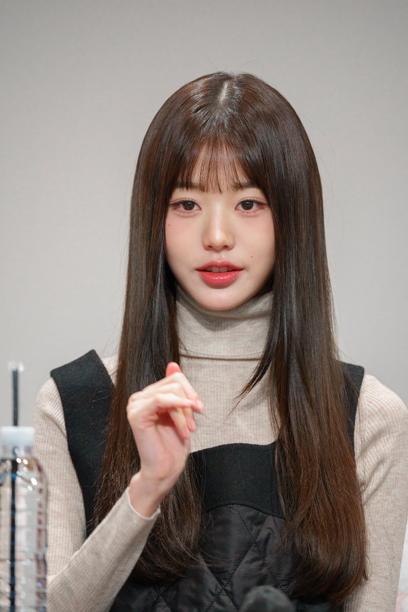 Ayano_WonYoung's tweet photo. 원영이 보정

1. 원본상태

2. 1차 밝기 색조정만 하고 그외 보정 1도 안한 상태

3. 디테일 날아가지 않게 약하게 노이즈 제거 후 피부보정.. 해야하는데 할게 거의 없음..

4. 최종 색상조정

참 쉽죠?

#IVE #아이브 #원영 #장원영 #ウォニョン #WONYOUNG #JANGWONYOUNG #갓기

#α1 https://t.co/RSnSFFHS2o