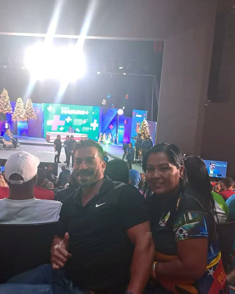 Desde el Estado Aragua Cuna de la Revolución recibimos con Honor,  orgullo y Privilegio a nuestro Presidente conductor de victorias <a href="/NicolasMaduro/">Nicolás Maduro</a> y nuestra reina <a href="/teamrojas45/">Yulimar Rojas</a> en #Maduro +
<a href="/_LaAvanzadora/">Yelitze Santaella</a> <a href="/Soykarinacarpio/">Karina Carpio</a> <a href="/pedrodiazg59/">Pedro Diaz</a> <a href="/cnaeoficial/">cnaeoficial</a> @PiedadQuintana1