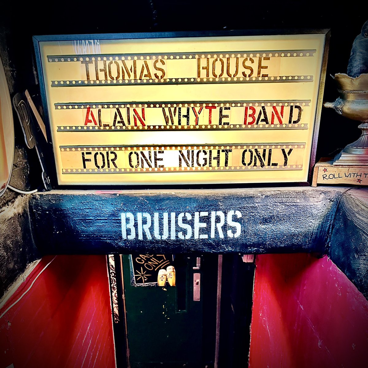 In case you hadn't heard... FREE GIG at The Thomas House in Dublin Tuesday, 28th of November. Doors at 8:30. Band hits the stage at 9pm. First come first served basis. Come join us for what will certainly be a night to remember! #alainwhyte #alainwhytemusic #alainwhytetour23