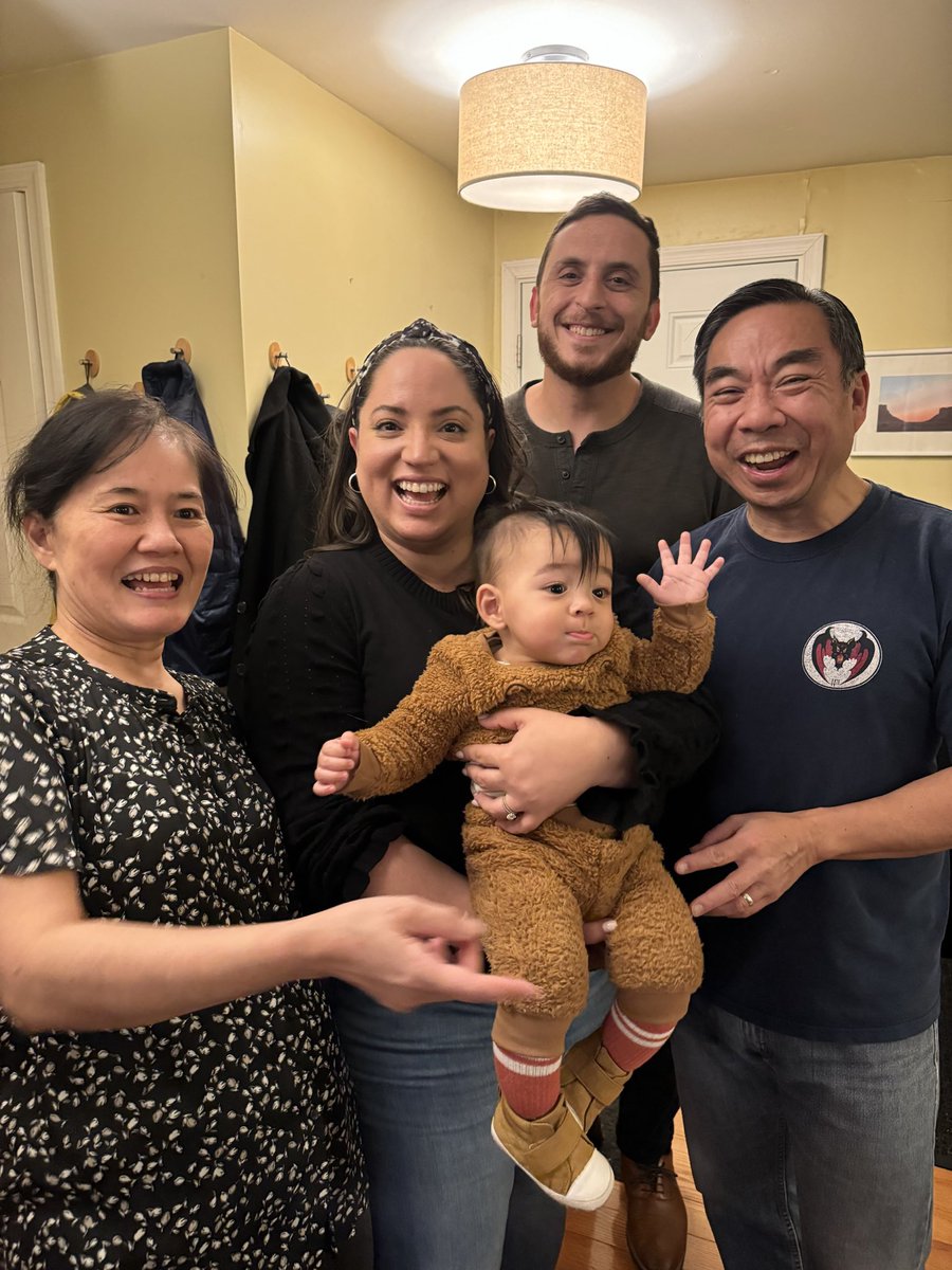 CheRussellCAJJ's tweet photo. Weekend fun included :
1. Ocean taking his first steps🙏😇❤️
2. Reunion with Doctors Hakkam &amp; Gretell visiting from FL💕
3. Ocean has been eating these purple snacks for a while. Atsuko bought green snacks today for the first time which reminded me of Soylent Green😂 https://t.co/cF0r2f9vbm