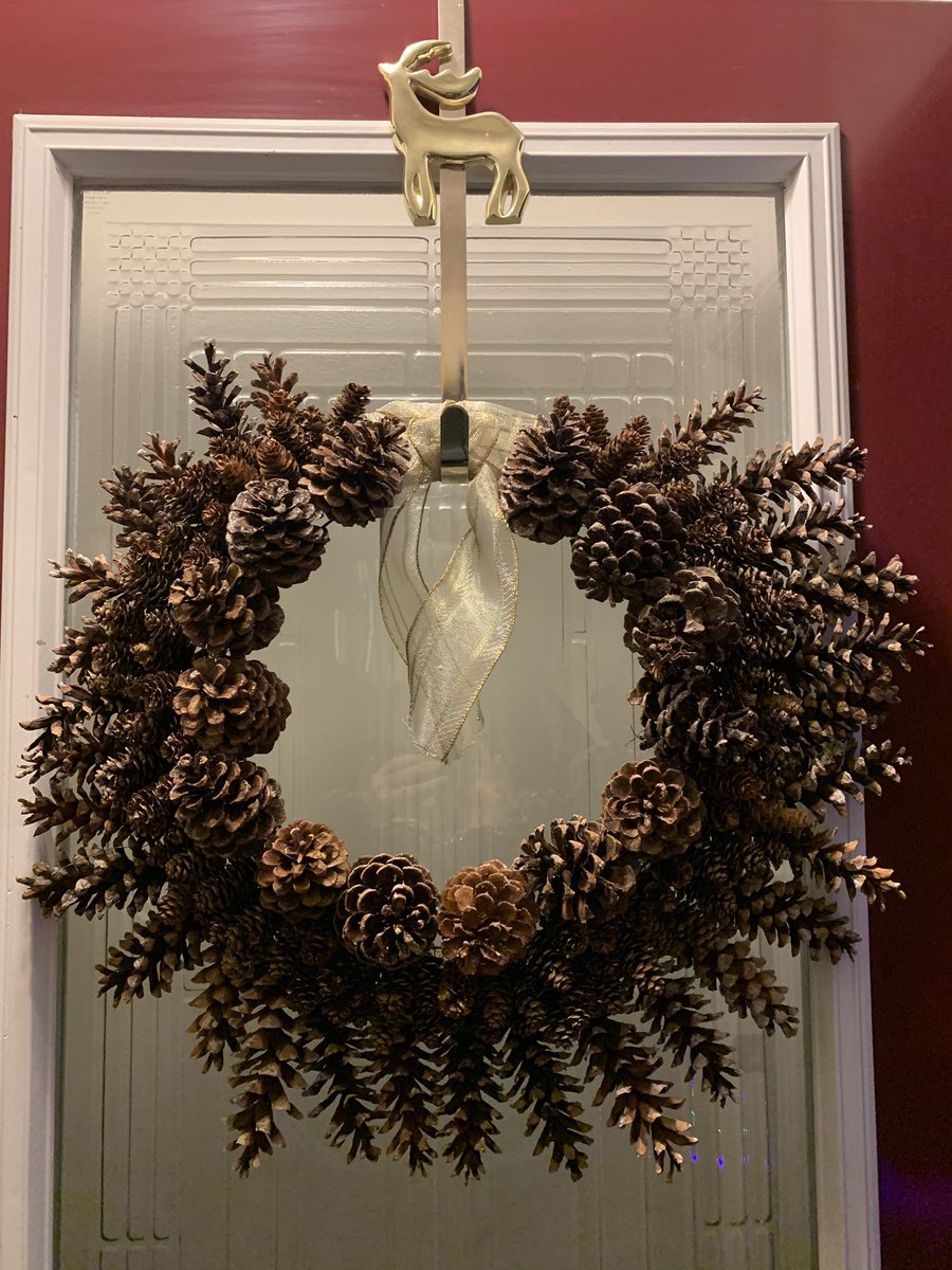 carmcclintock's tweet photo. I am pretty pleased with the wreath I made yesterday. Hint: you need way more pinecones than you can imagine. #lovecrafts https://t.co/iNNt6vncsw